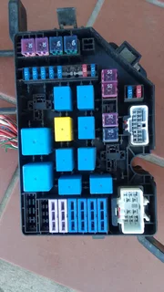 HYUNDAI TUSCAN FUSE BOX FOR SALE IN EXCELLENT CONDITION.