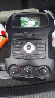 FORD RANGER T6 COMPLETE CENTRAL CONTROL PANEL FOR SALE IN EXCELLENT CONDITION.R2500