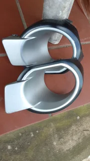 FORD RANGER T6 ORIGINAL FOG LIGHT COVER STILL LIKE NEW. R750