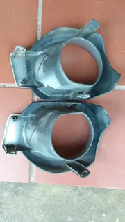 FORD RANGER T6 ORIGINAL FOG LIGHT COVER STILL LIKE NEW. R750