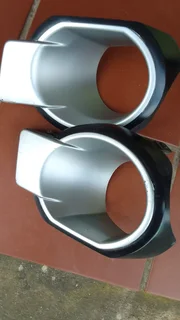 FORD RANGER T6 ORIGINAL FOG LIGHT COVER STILL LIKE NEW. R750