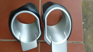 FORD RANGER T6 ORIGINAL FOG LIGHT COVER STILL LIKE NEW. R750