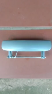 VW POLO TAILGATE LOCK HANDLE FOR SALE IN EXCELLENT CONDITION. R999