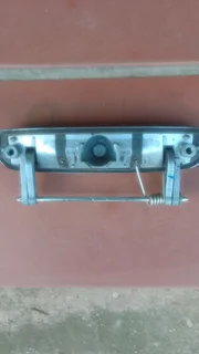 VW POLO TAILGATE LOCK HANDLE FOR SALE IN EXCELLENT CONDITION. R999