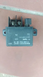 MERCEDES BENZ S CLASS S21 W211BATTERY RELAY MODULE UNIT FOR SALE.R999