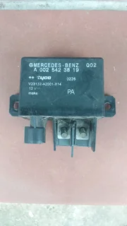 MERCEDES BENZ S CLASS S21 W211BATTERY RELAY MODULE UNIT FOR SALE.R999
