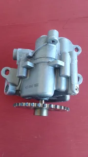FORD RANGER ORIGINAL OIL PUMP FOR SALE STILL LIKE NEW*