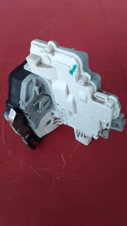 VW TRANSPORTER ORIGINAL POWER STEERING PUMP FOR SALE IN EXCELLENT CONDITION*