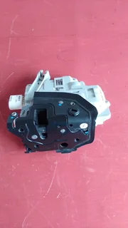 AUDI A4.S4.A5.S5.Q3.Q5.Q7 DOOR LOCK FOR SALE STILL LIKE NEW*RIGHT DRIVER SIDE*