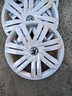 polo6 hubcaps
