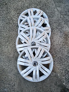 polo6 hubcaps
