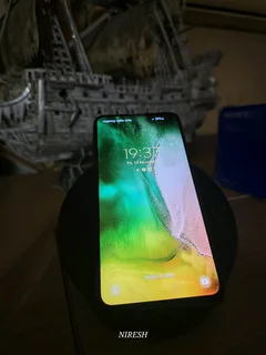 Samsung Galaxy S10e, dual sim, all networks, with box, charger and charging cable, all networks, pho