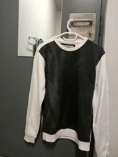 Black and White Men&#39;s Sweatshirt