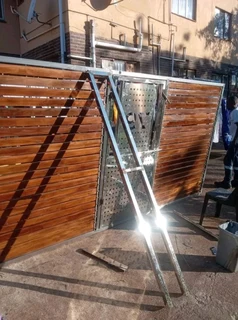 Ballu wood driveways gates