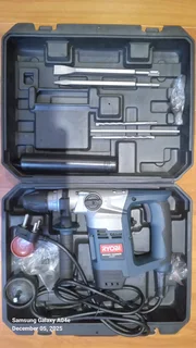 520WATT RYOBI ROTARY HAMMER DRILL