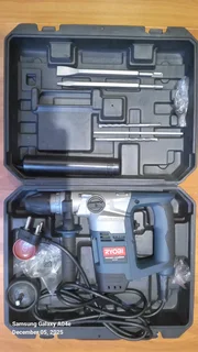 520WATT RYOBI ROTARY HAMMER DRILL