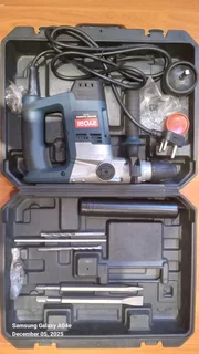 520WATT RYOBI ROTARY HAMMER DRILL