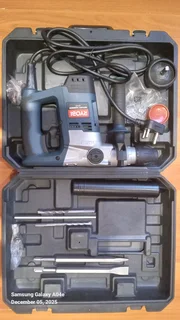 520WATT RYOBI ROTARY HAMMER DRILL