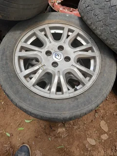 Mags and tyres 16 inch Renault