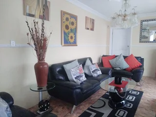 4 bedroom house to let in Caversham Glen