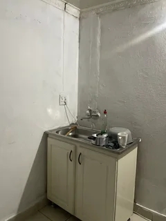 1 x Bachelorette to let in New Germany