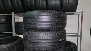 285/30 R20 used tyres and more .call/whatsapp Enzo 0783455713