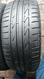 285/35 R21 used tyres and more.call/whatsapp Enzo 0783455713