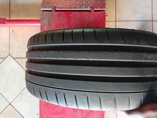 235/55 R19 used tyres in mint condition. Call /whatsapp Enzo 0783455713