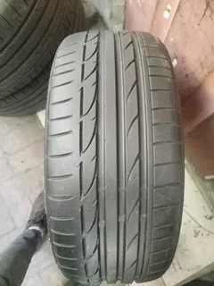 245/40 R18 used tyres in mint condition. Call /WhatsApp Enzo 0783455713
