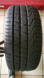 265/40 R21 used tyres in mint condition. Call /WhatsApp Enzo 0783455713