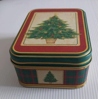 Christmas tree tin