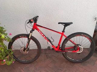 Giant Talon 1 27.5 Hardtail Mountain Bike Red