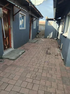 Big room to rent near Wadeville License Department