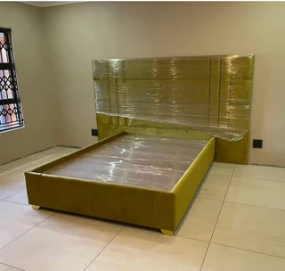 Winter Special (Combo Deal Bed&#43;Headboard&#43;Two Side Pedestals)