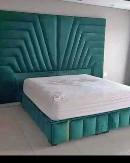 End Of Year Special (Buy 1 Bed&amp;Get 1 Headboad&#43;Two Side Pedestals Free