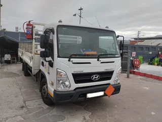 Four ton dangerous goods truck for hire in CPT area