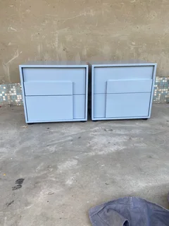 Pedestals - Ad posted by Sabelo Mthembu