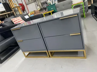 Pedestals - Ad posted by Sabelo Mthembu