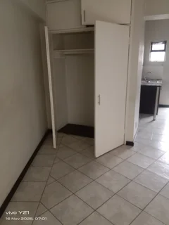 Bachelor Flat with Balcony