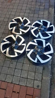 A Set of 16inch rims for the Nissan magnite in a very good condition.