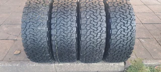 A set of brand new BFGoodrich ko2 , 285/70/17