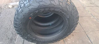 A set of brand new BFGoodrich ko2 , 285/70/17
