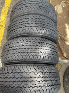 285/60/18 Dunlop Grandtrek AT 25 complete set for sale 95% like new