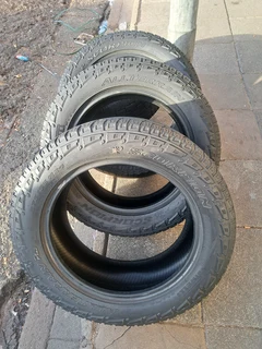 A set of 275/55/20 pirelli scorpion 廬