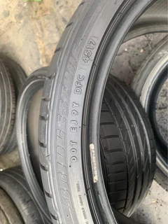 2x / 235 / 35 / 19 / Bridgestone