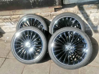 A set of 19&#34; Mercedes mags A-class and V-class in a very good condition