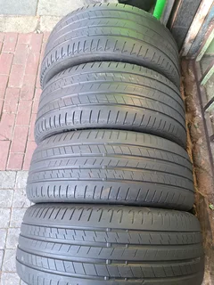 2x 245/45/20 and 2x275/40/20 runflat