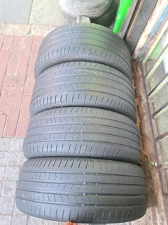 2x 245/45/20 and 2x275/40/20 runflat