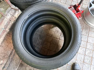 2x 245/45/20 and 2x275/40/20 runflat