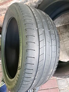 2x 245/45/20 and 2x275/40/20 runflat